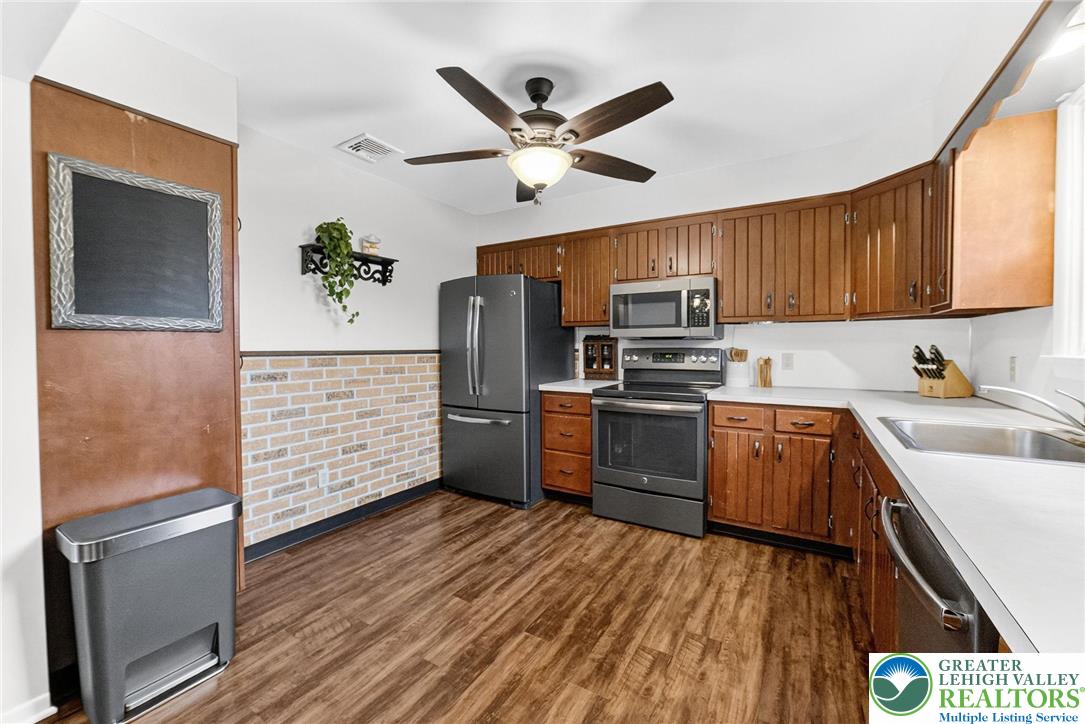 3846 Hillside Drive