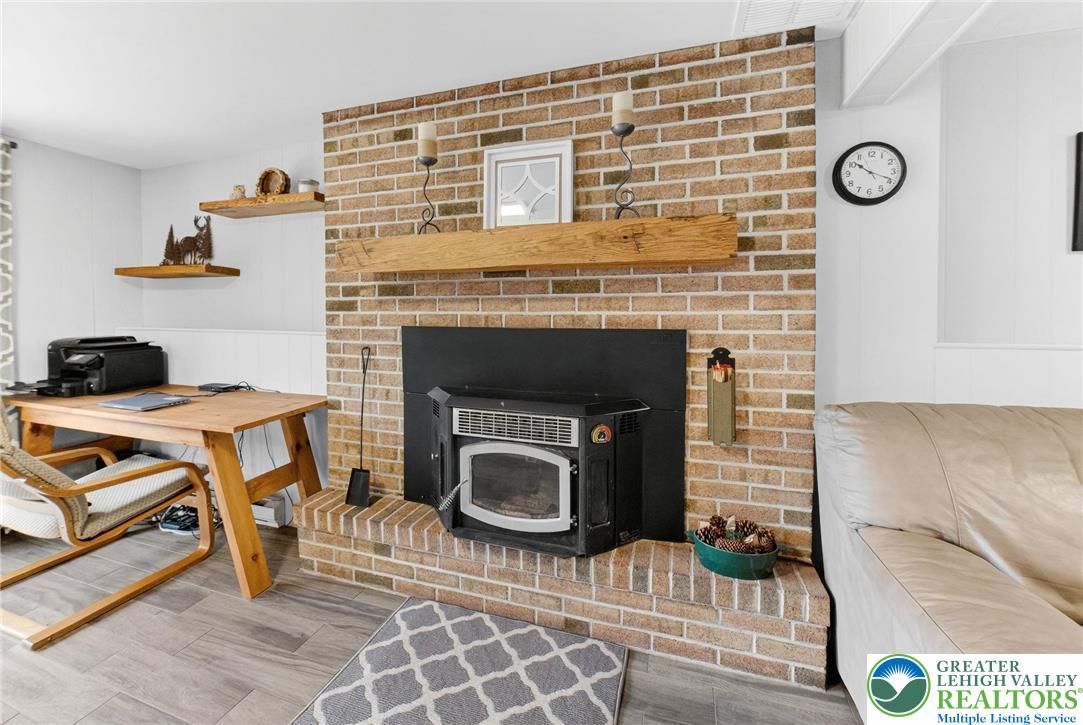 3846 Hillside Drive