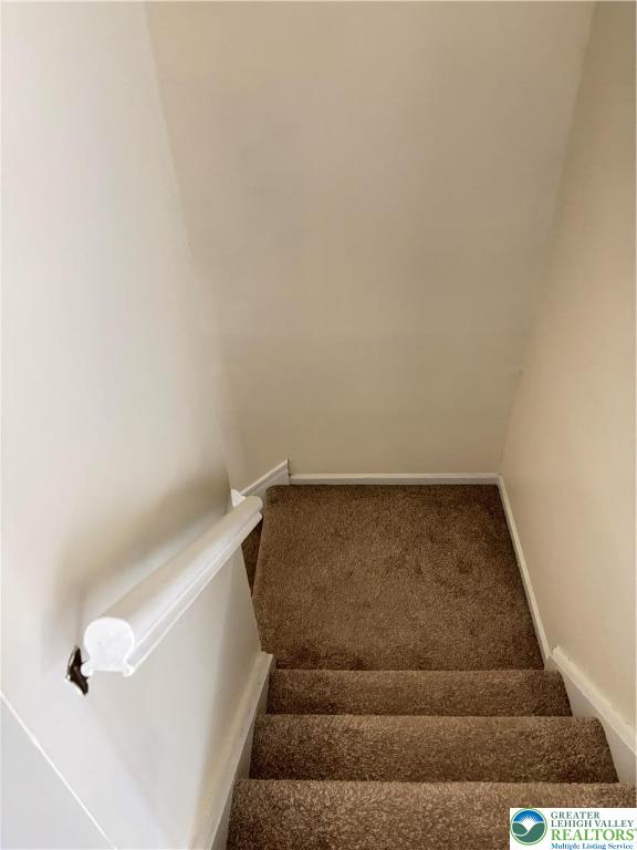 1708 Redwood Court