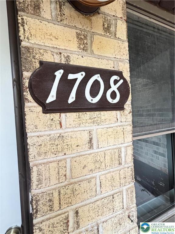 1708 Redwood Court