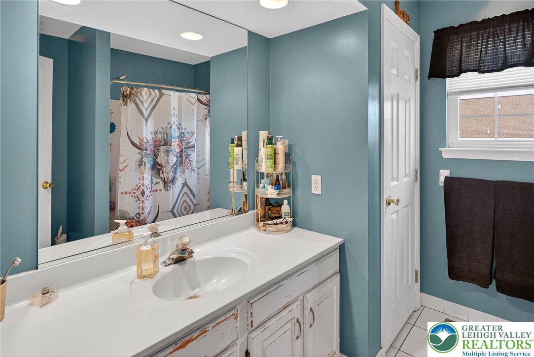 3905 Evergreen Drive