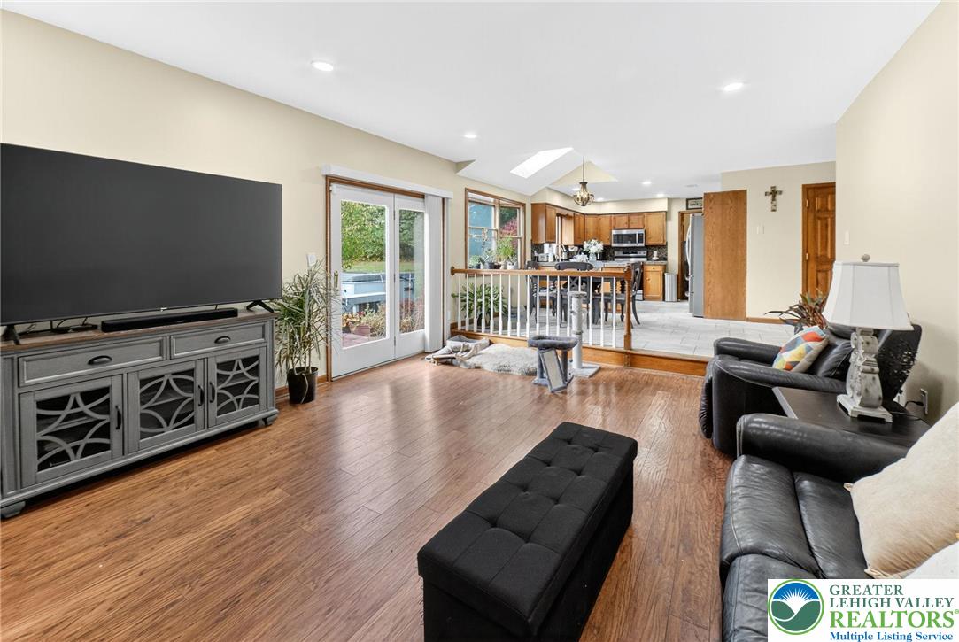 3746 Apple Road