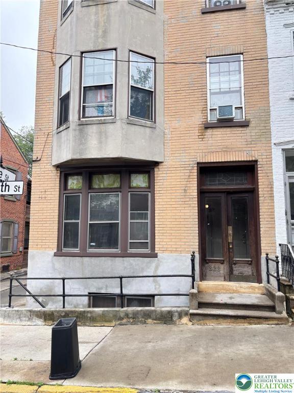 323 8th Street North 2F