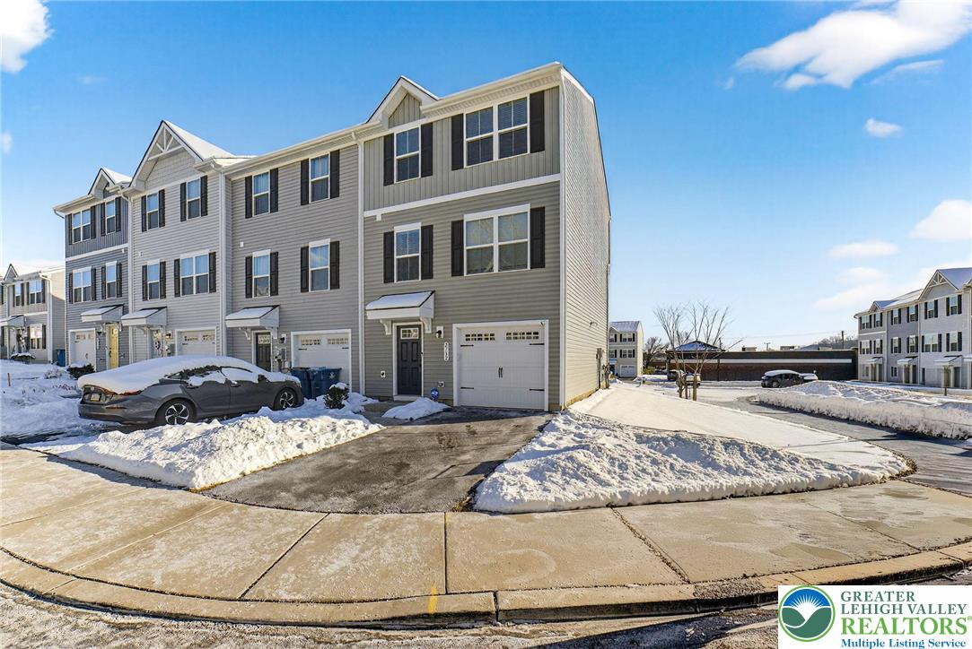 2132 Cross Country Road