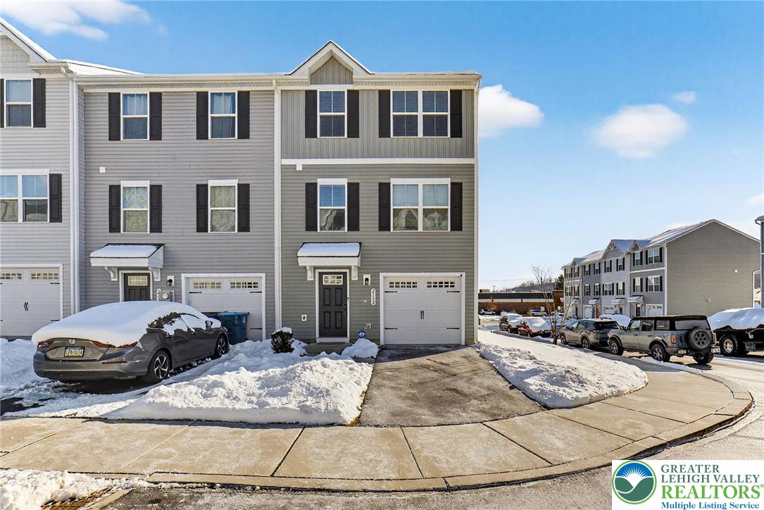 2132 Cross Country Road