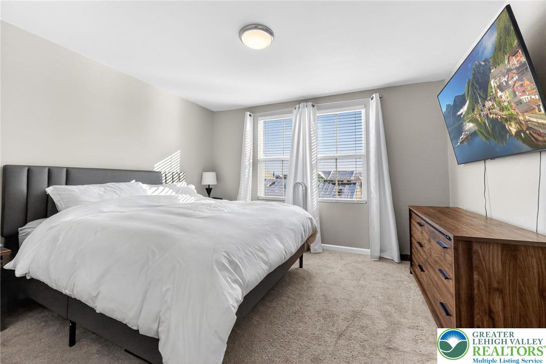 2132 Cross Country Road