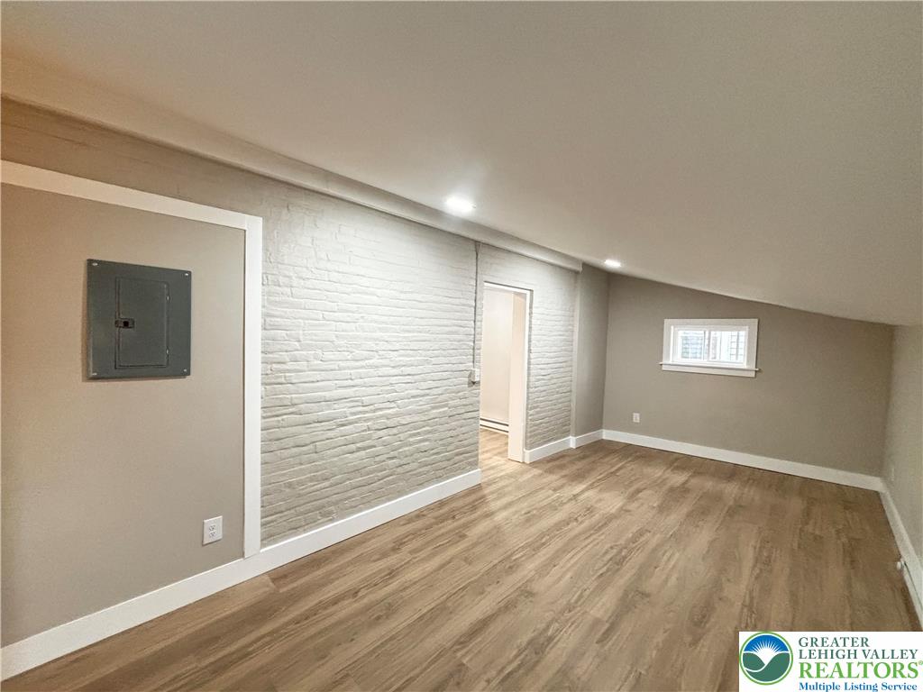 20 West Union Boulevard 3