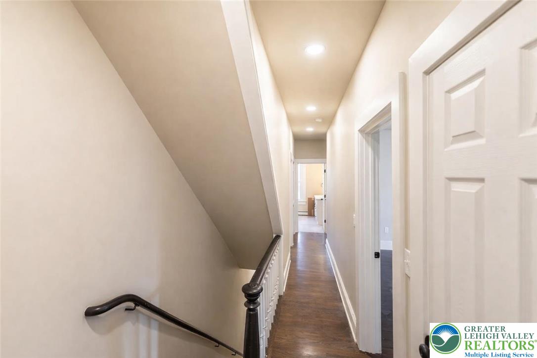 708 Main Street 2