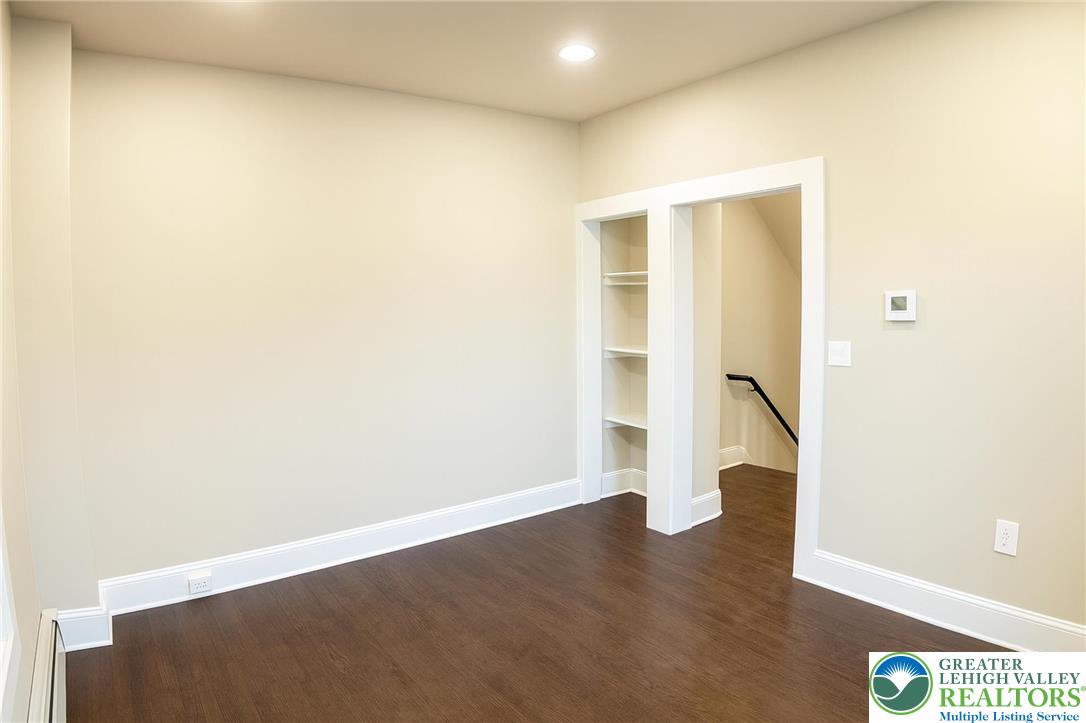 708 Main Street 2