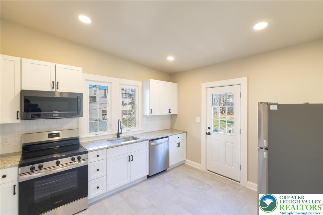 708 Main Street 2