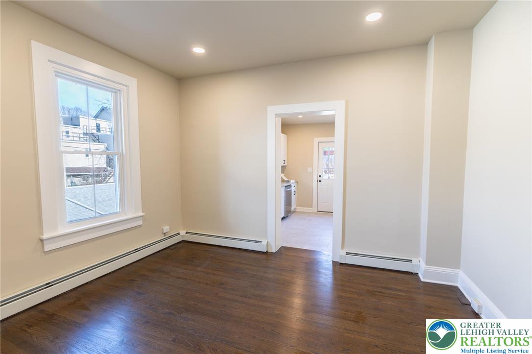 708 Main Street 2