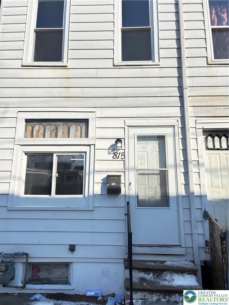 815 North Silk