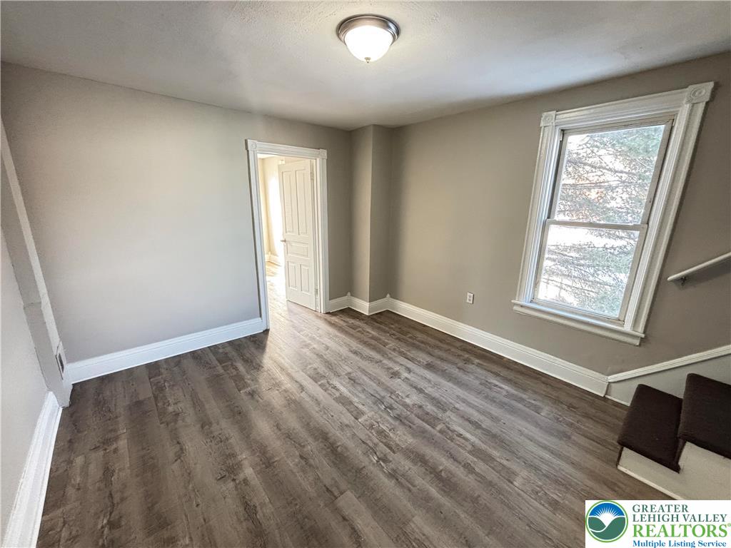 815 North Silk