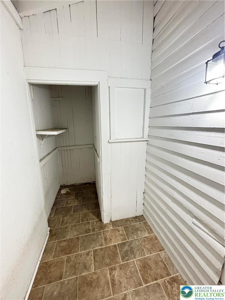 815 North Silk