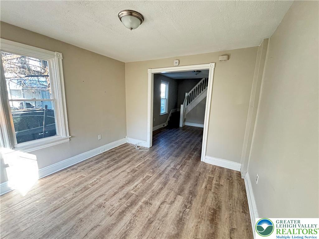815 North Silk