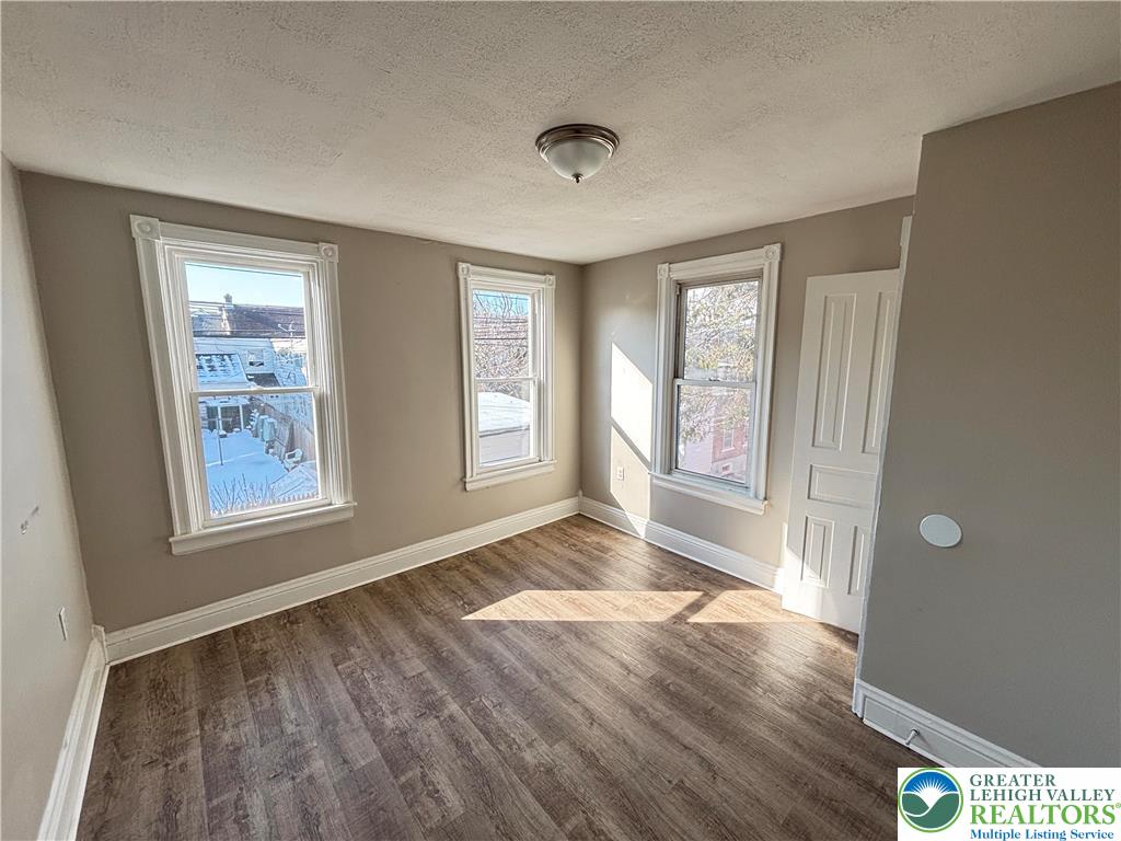 815 North Silk