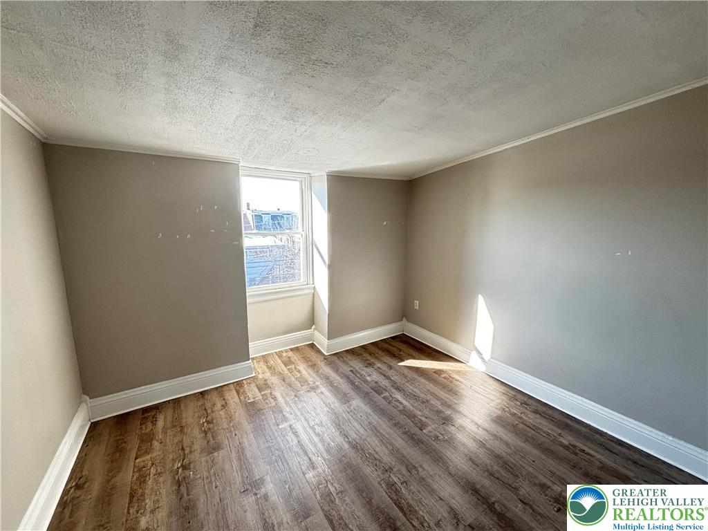 815 North Silk