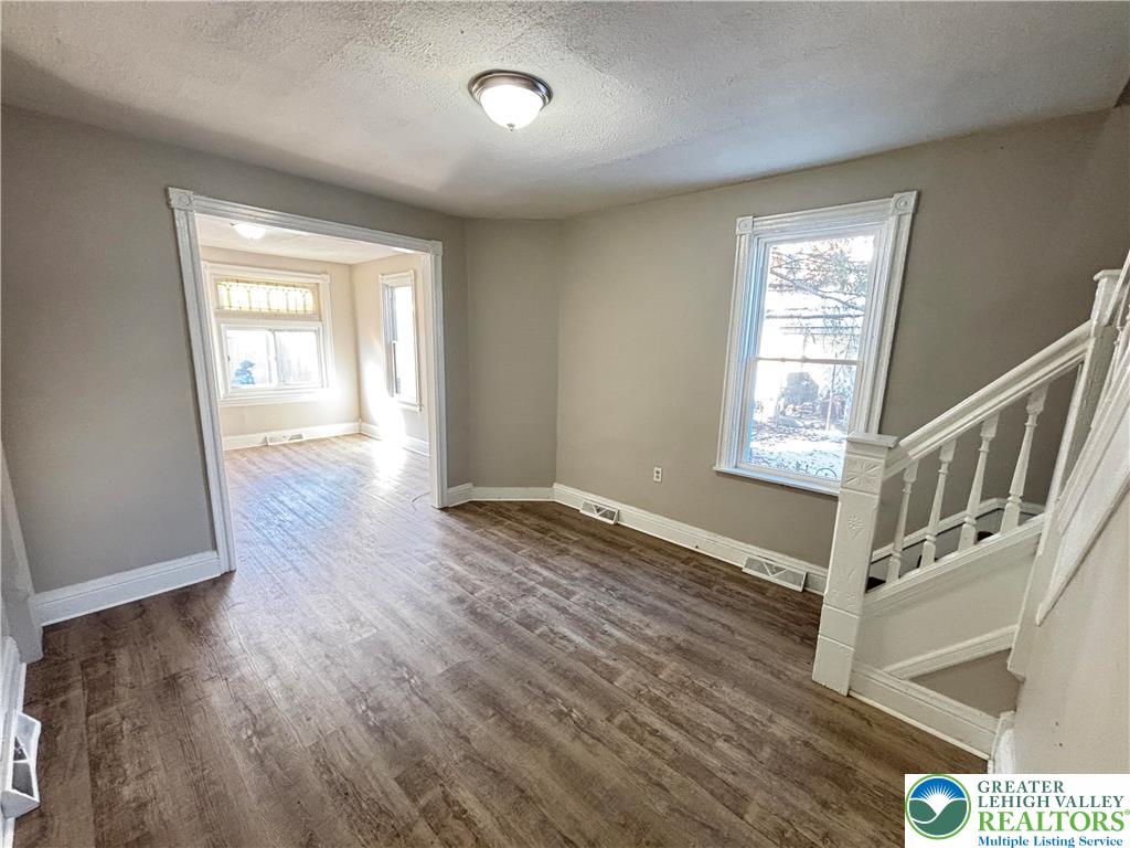 815 North Silk