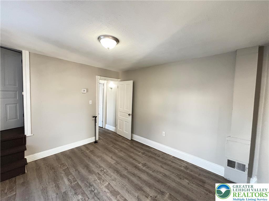 815 North Silk