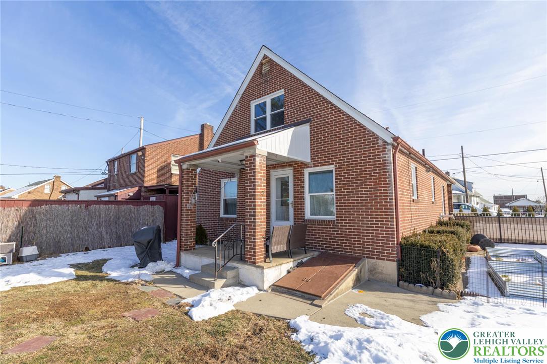 652 5th Street