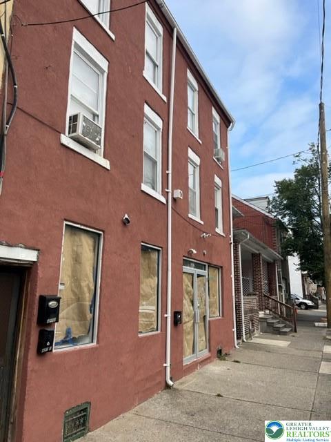 322 Ridge Avenue 1