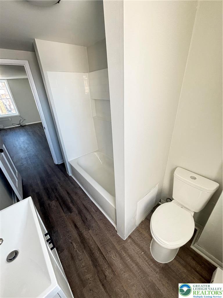 322 Ridge Avenue 1