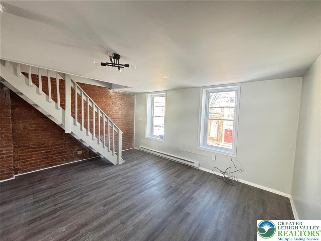 322 Ridge Avenue 1