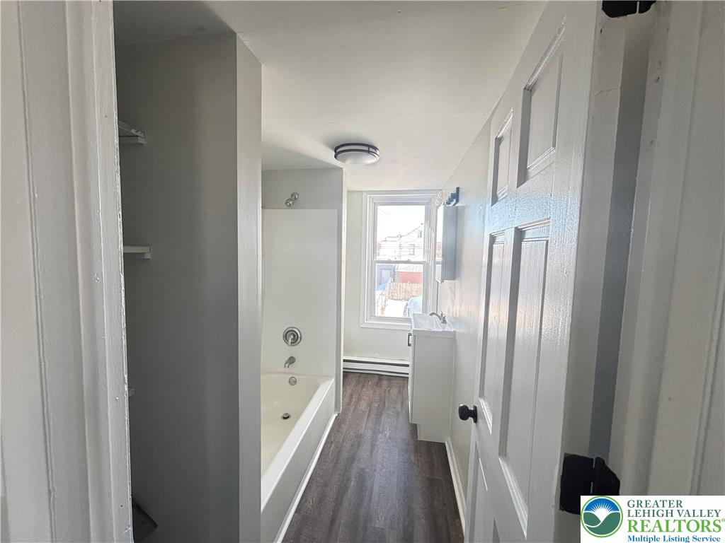 322 Ridge Avenue 1