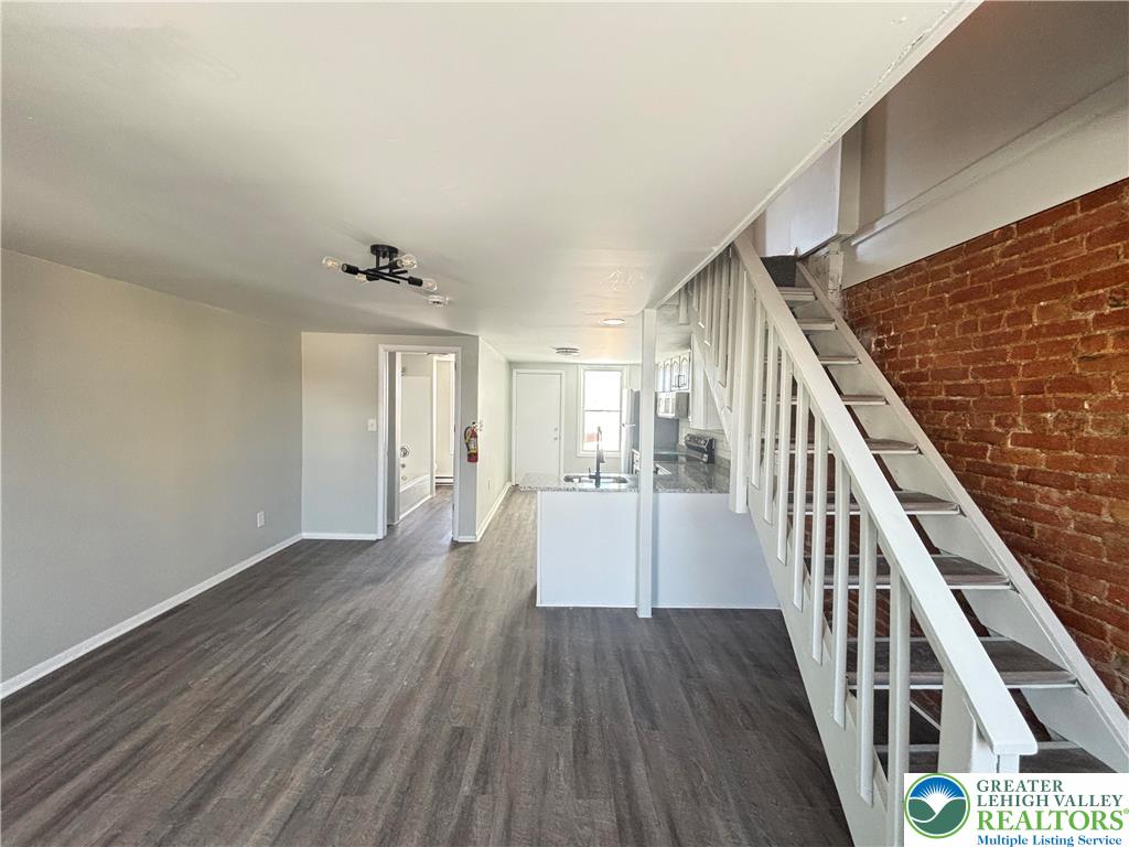 322 Ridge Avenue 1