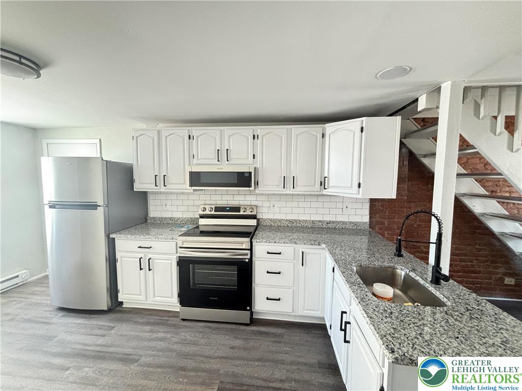 322 Ridge Avenue 1