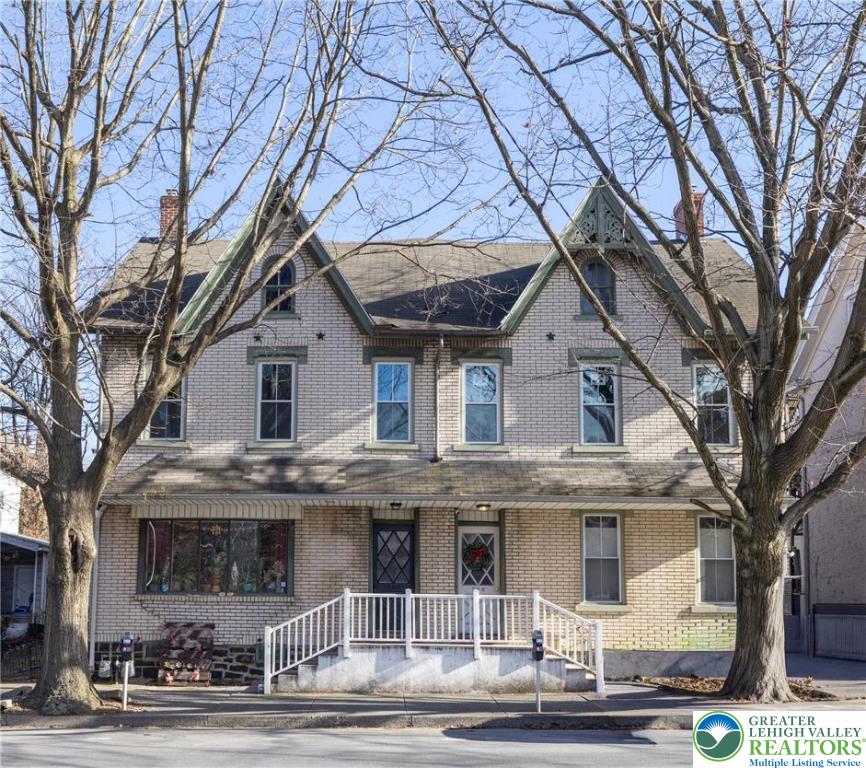 706 Main Street 2