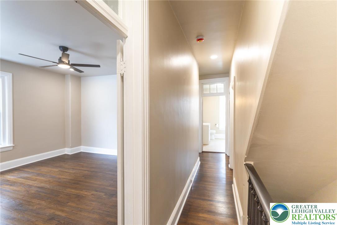 706 Main Street 2