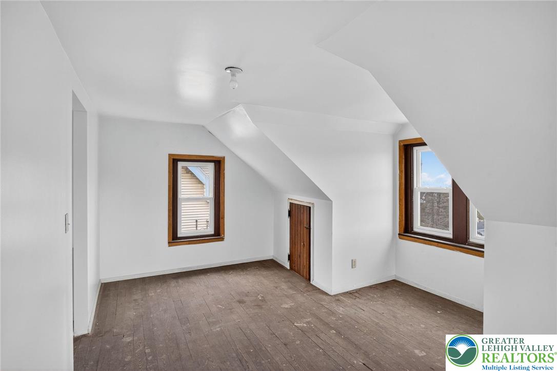 1106 Broadway