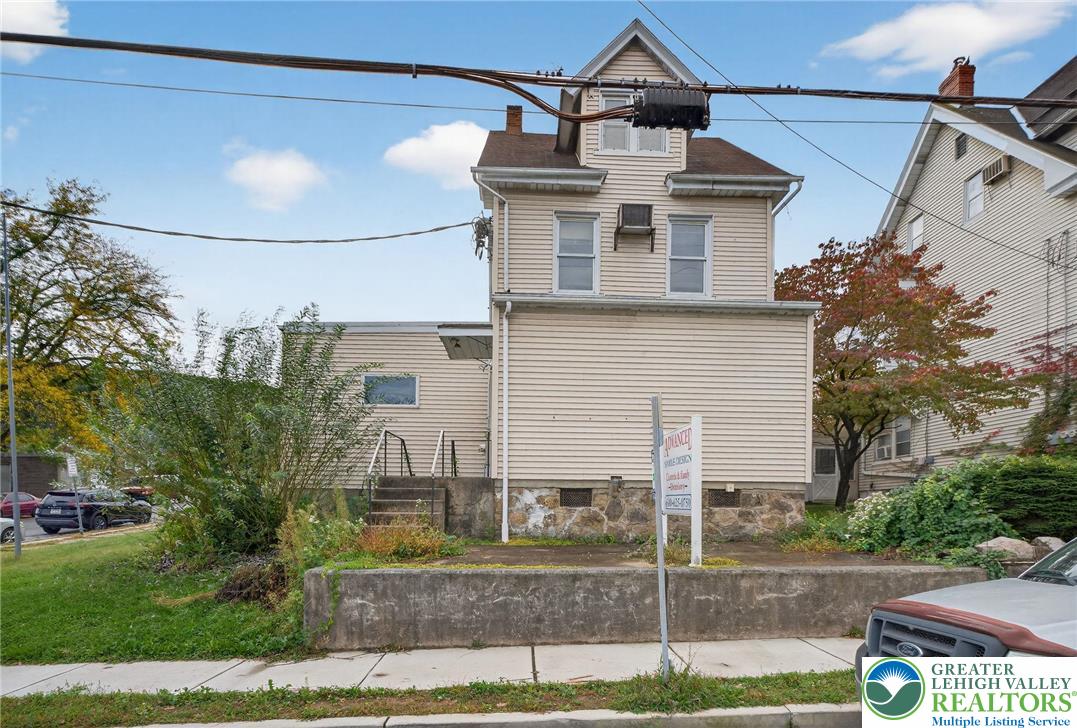 1106 Broadway