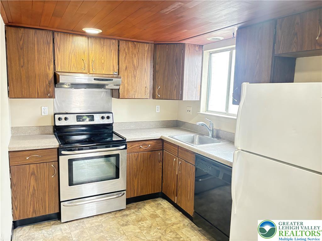 1329 South Howard Street 2