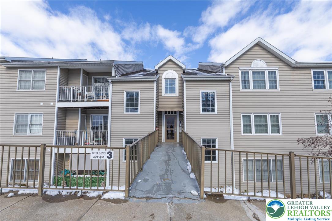 306 Canal Park