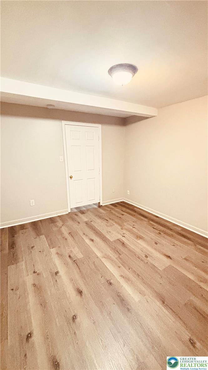 5562 Main Street 3