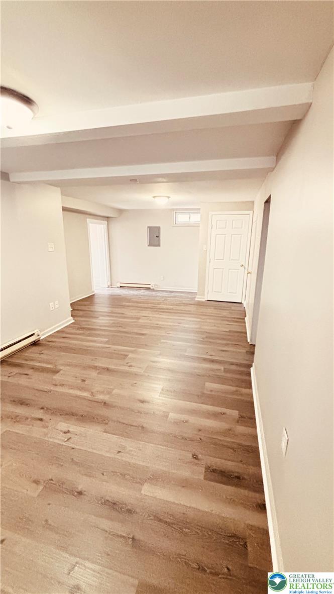 5562 Main Street 3