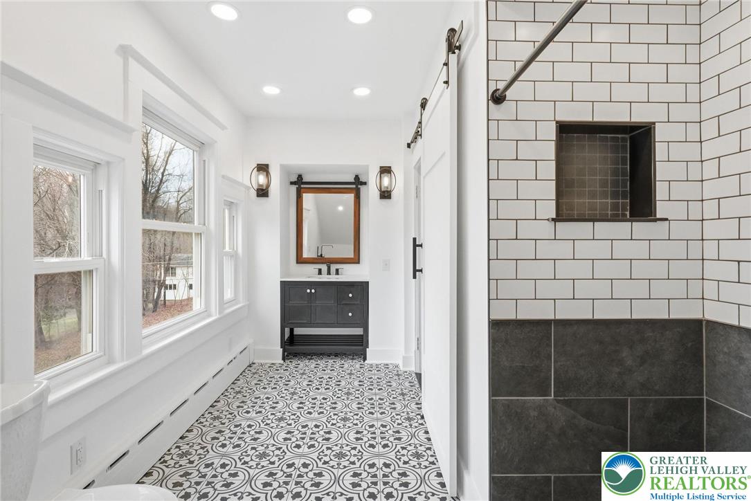 802 Poplar Street