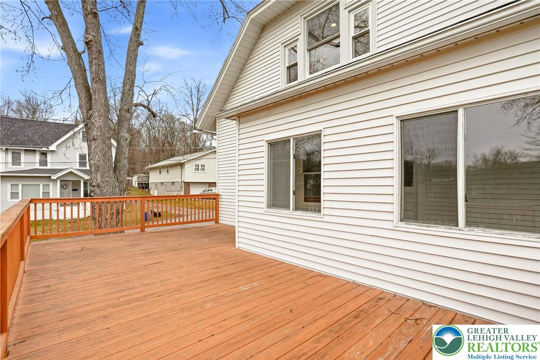 802 Poplar Street