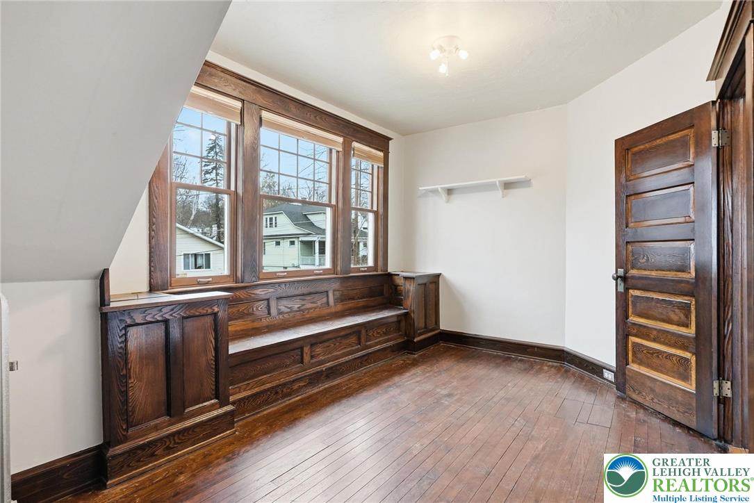 802 Poplar Street