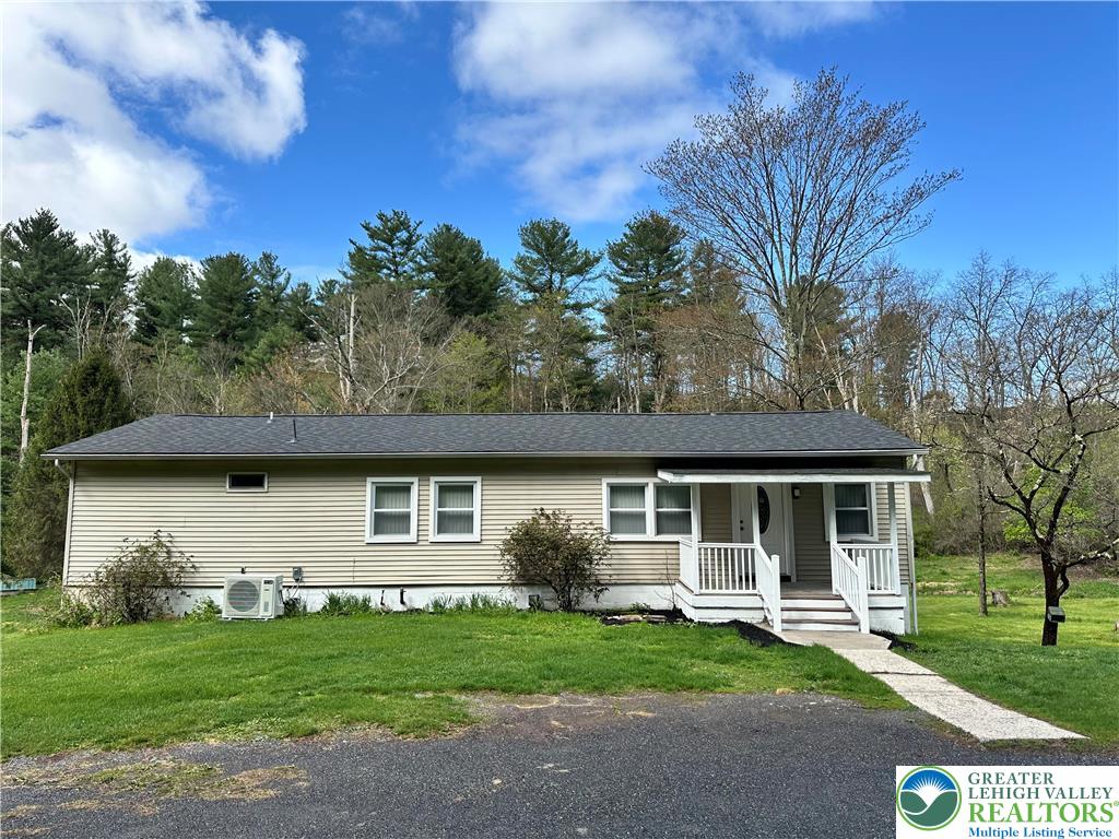1945 Hickory Road