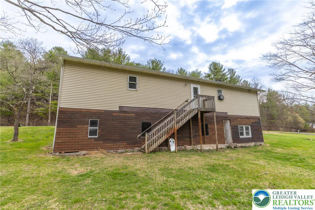 1945 Hickory Road