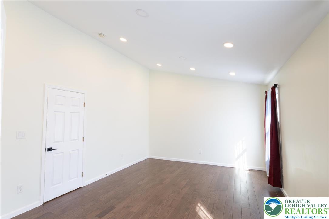 1319 Mohr Circle