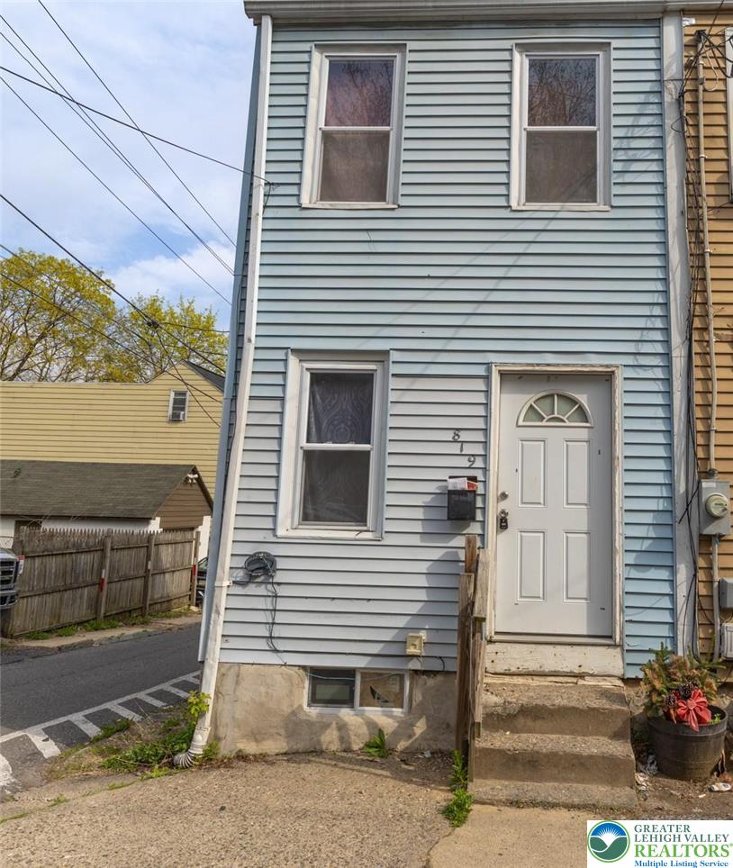 819 Spruce Street