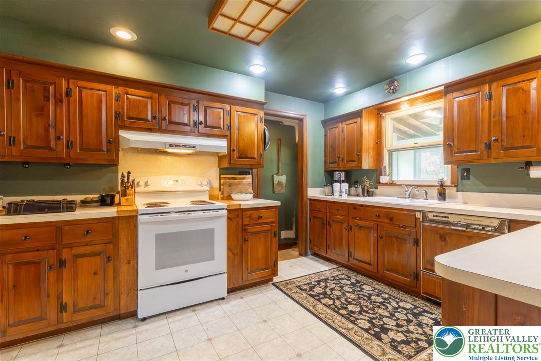 255 Park Drive West