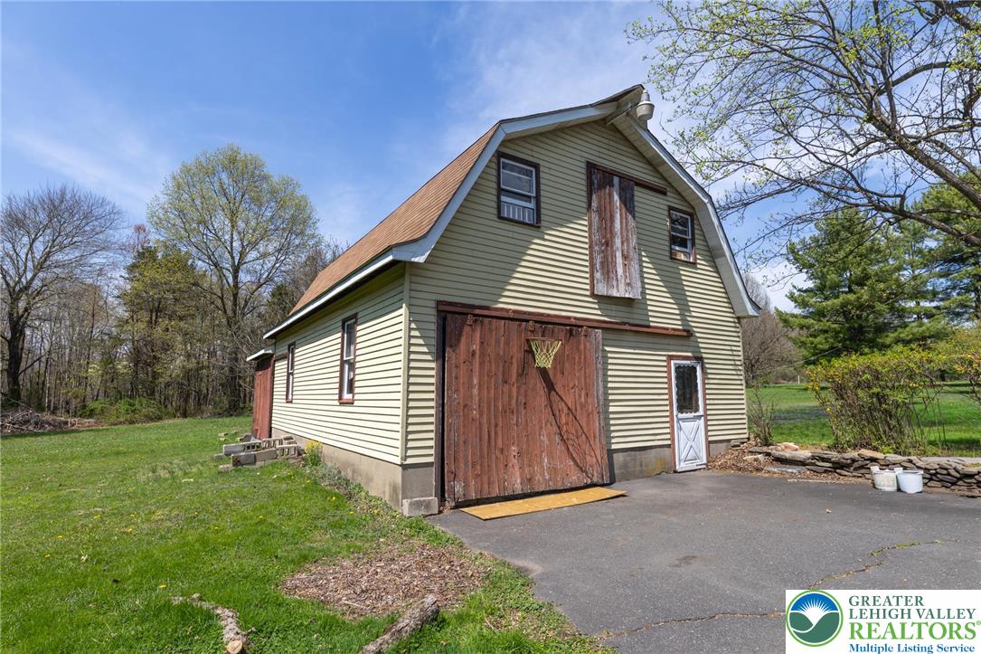 255 Park Drive West