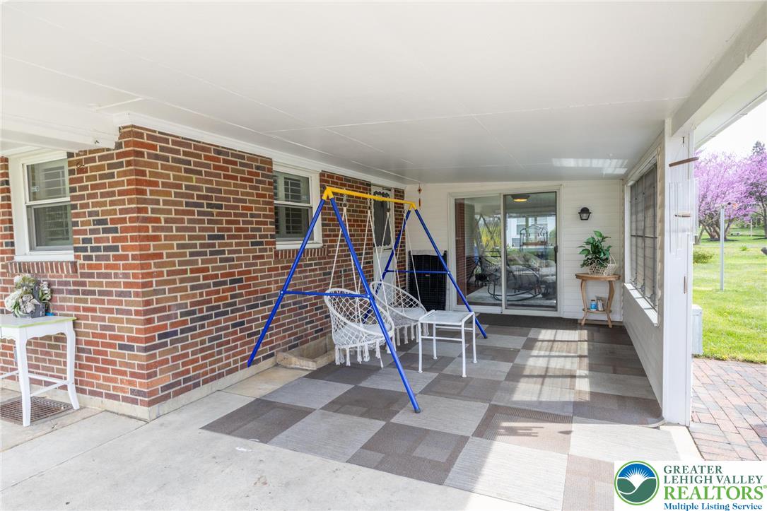 894 Hausman Road