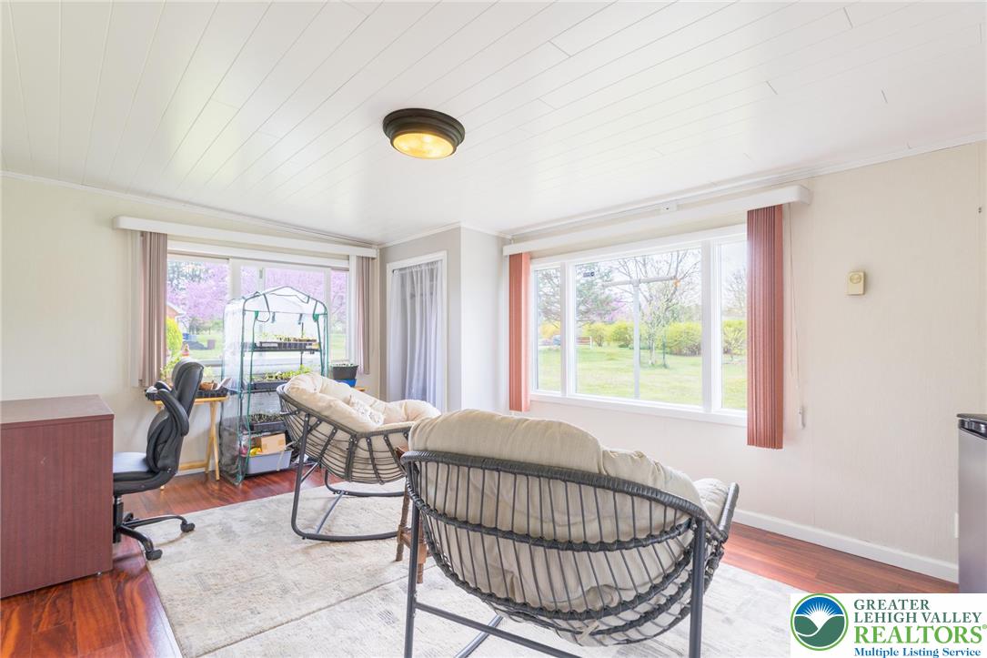 894 Hausman Road
