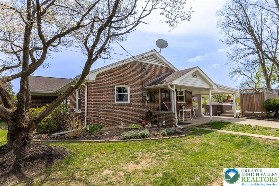 894 Hausman Road